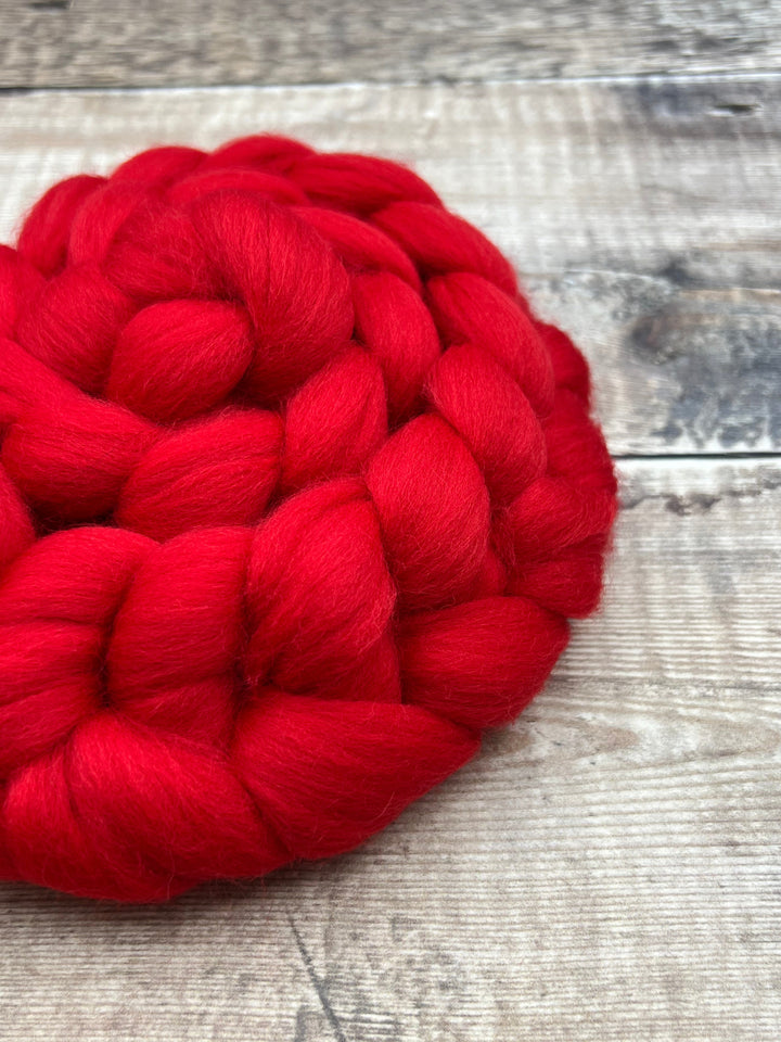 MERINO TOP: Crimson - FIBRE - Wild Atlantic Yarns