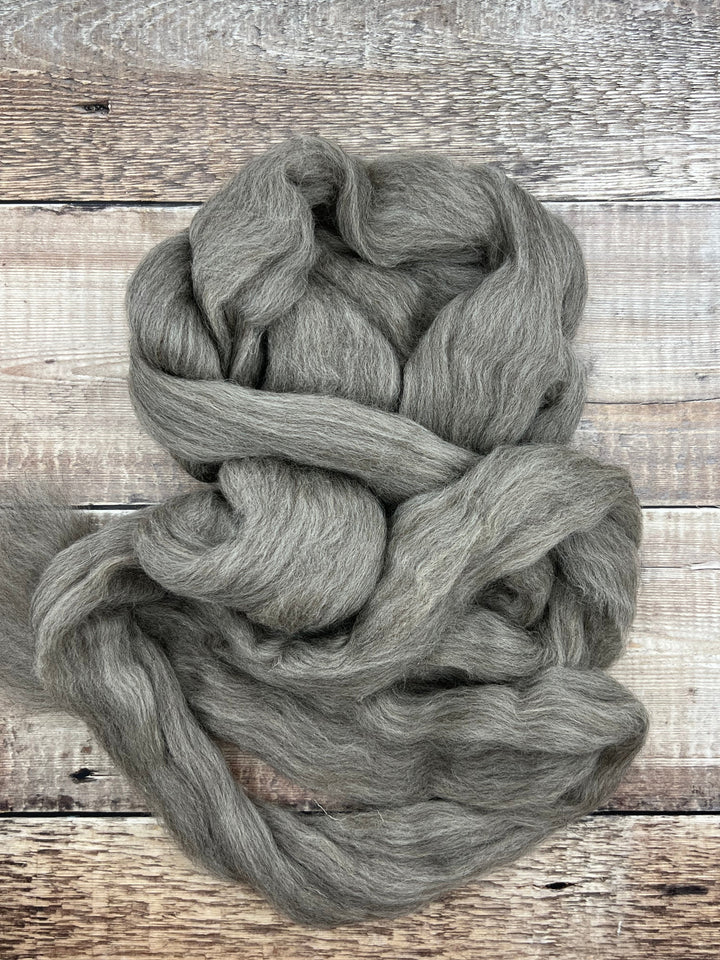 NATURAL SHETLAND TOP: Grey - FIBRE - Wild Atlantic Yarns