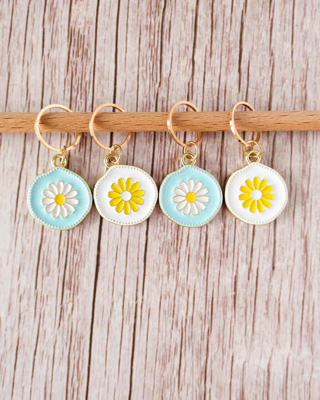 DAISIES STITCH MARKERS