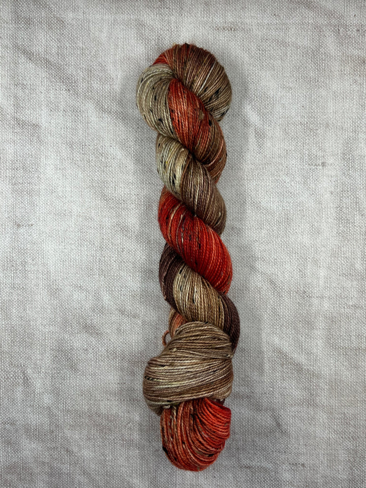 Dún na na nGall Hand Dyed Tweed Yarn - Mushroom Season