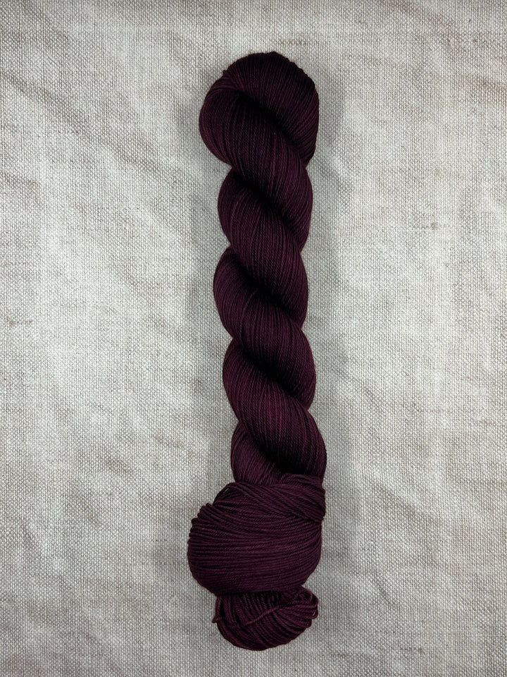 Oonagh Hand Dyed Merino Yarn - Mulberry