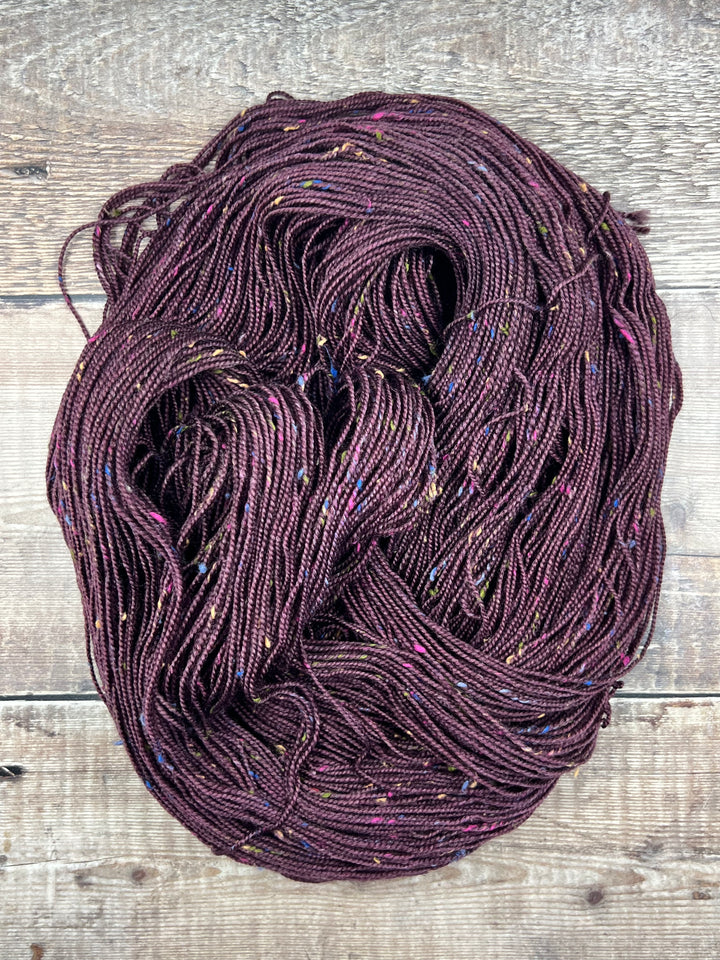 DÚN NA NA NGALL MULTI HAND DYED TWEED YARN - Mulberry