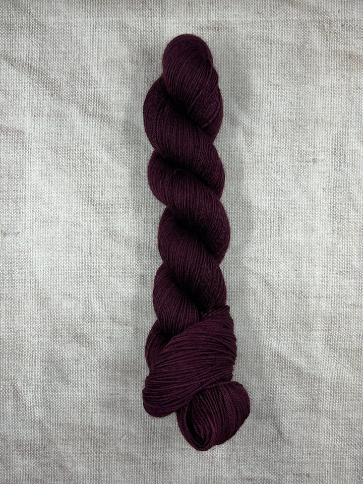 Gráinne Hand Dyed BFL Yarn - Mulberry