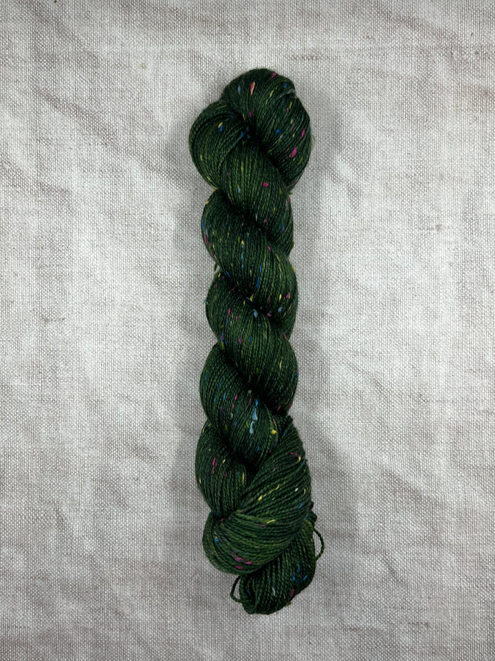 DÚN NA NA NGALL MULTI HAND DYED TWEED YARN - Ivy