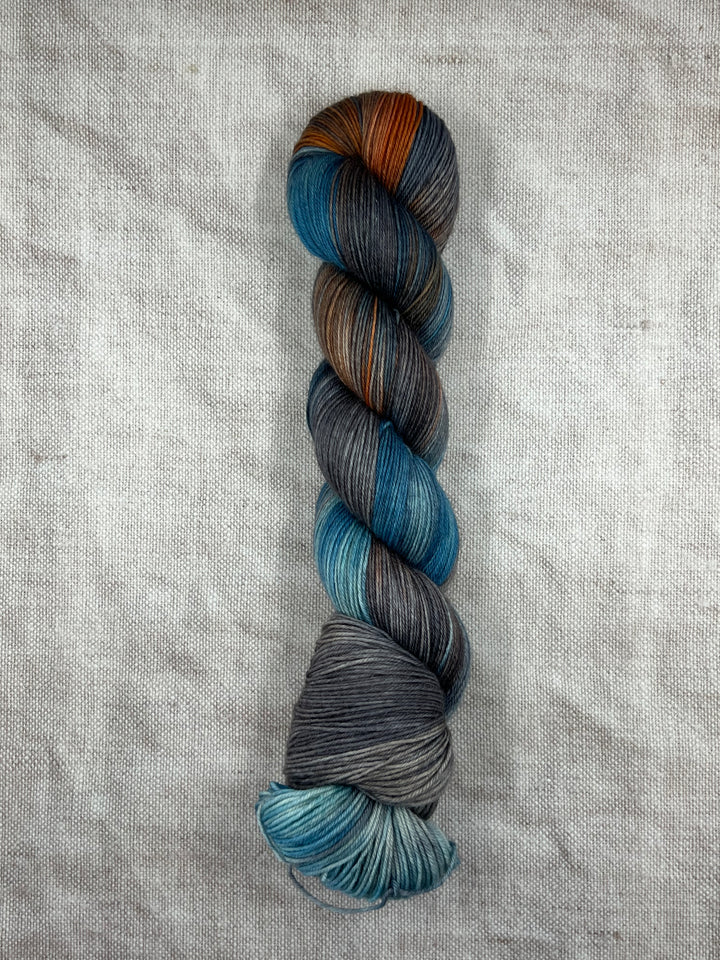 Gráinne Hand Dyed BFL Yarn - Hidden Cove