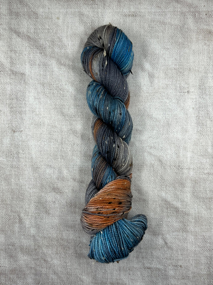 Dún na na nGall Hand Dyed Tweed Yarn - Hidden Cove