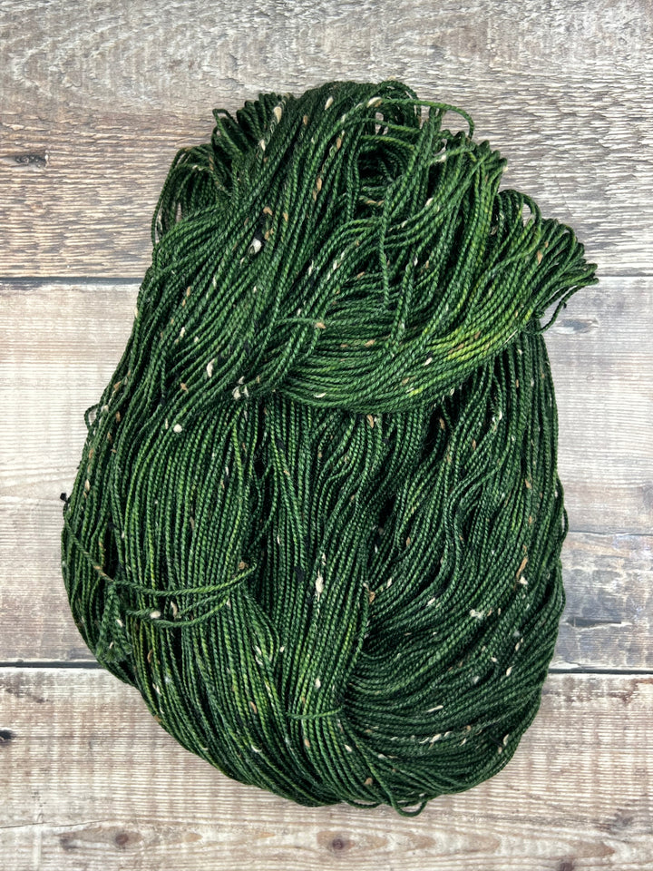 Dún na na nGall Hand Dyed Tweed Yarn - Ivy