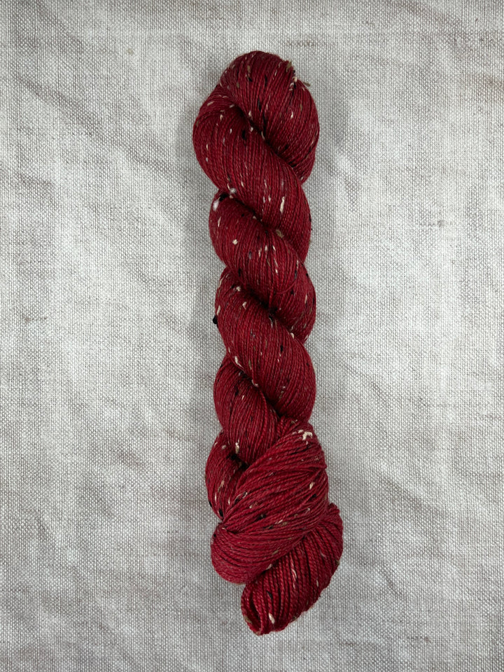 Dún na na nGall Hand Dyed Tweed Yarn - Fired Brick