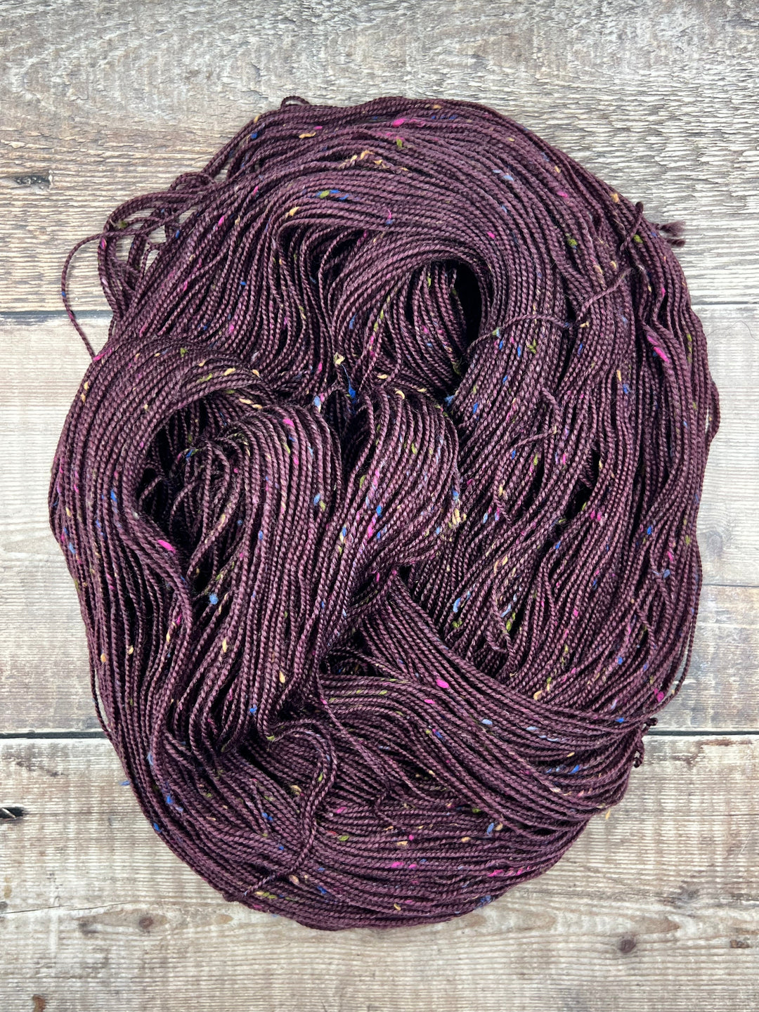 DÚN NA NA NGALL MULTI HAND DYED TWEED YARN - Mulberry - YARN - Wild Atlantic Yarns