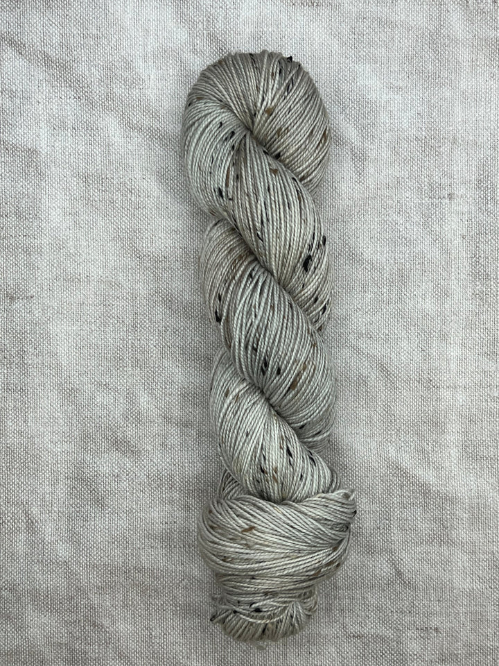 DÚN NA NGALL 4PLY (MERINO TWEED) - YARN - Wild Atlantic Yarns