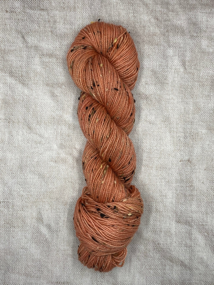 DÚN NA NGALL: Peach Orchard - YARN - Wild Atlantic Yarns
