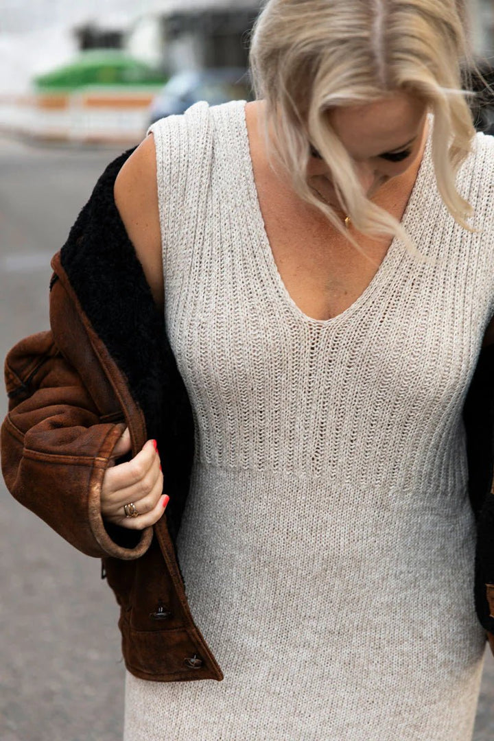 Everyday Knits: Easy Wardrobe Essentials by Paula Narkiniemi - BOOKS - Wild Atlantic Yarns