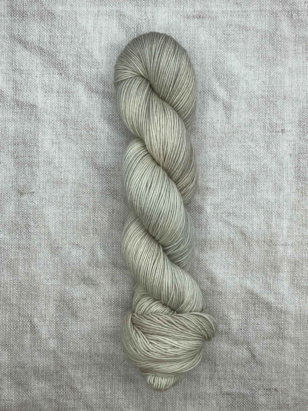 GRÁINNE (BFL) - SILVER BIRCH - YARN - Wild Atlantic Yarns