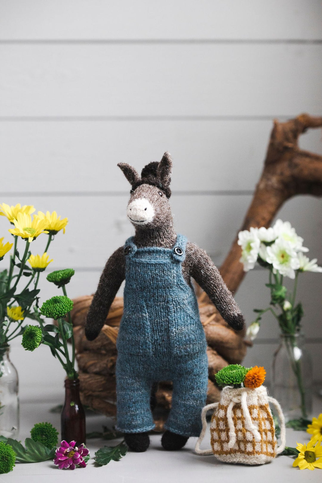 Mouche & Friends by Cinthia Vallet - BOOKS - Wild Atlantic Yarns
