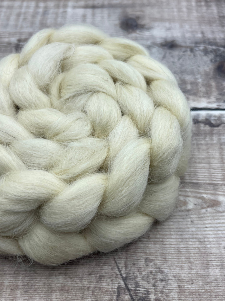 NATURAL WENSLEYDALE TOP: WHITE - FIBRE - Wild Atlantic Yarns