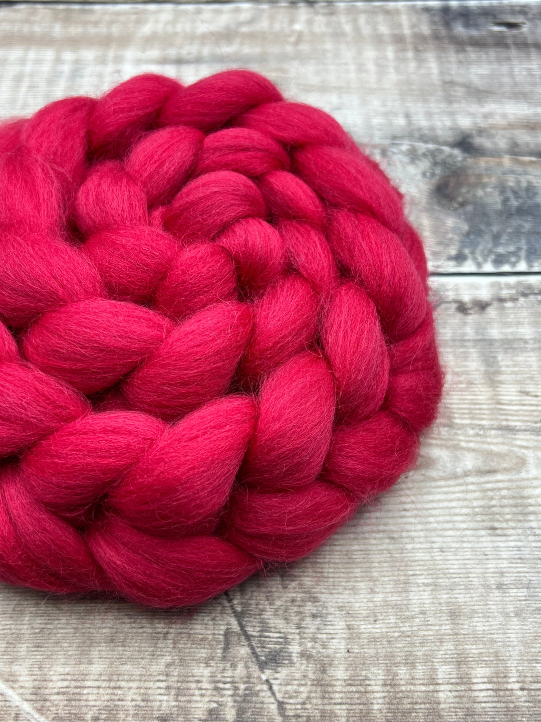 SHETLAND TOP: Cherry - FIBRE - Wild Atlantic Yarns