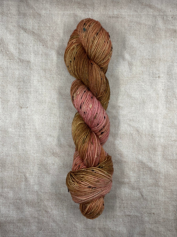 DÚN NA NGALL 4PLY (SAMPLE SKEIN SALE)